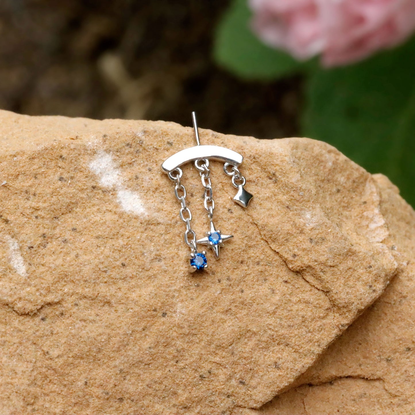 Designed for vertical helix piercings/ 925 Silver Helix Chain Earring 18K Plated/ Star Dangle Earring/ Threadless Push In Hidden Rook Stud